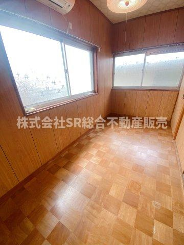 吉田2丁目中古戸建の洋室|2面採光の明るいお部屋です！