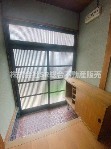 吉田2丁目中古戸建の玄関|高齢者の方、お子様にも使いやすい引き戸タイプです！