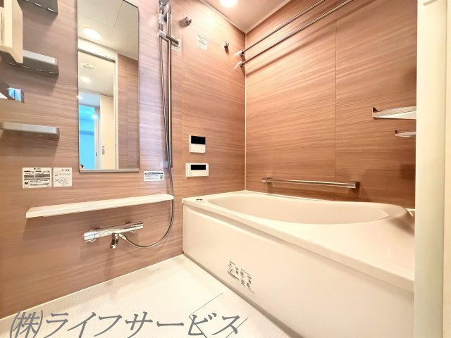 【浴室】 | ジオタワー大阪十三 | 浴室／ミストサウナ、追い焚き機能付セミオートバス！魔法瓶浴槽採用！
