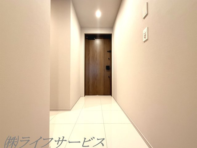 【玄関】 | ジオタワー大阪十三 | 玄関土間／広々としています！