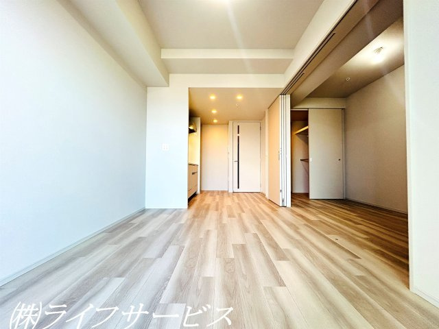 【居間・リビング】 | ジオタワー大阪十三 | リビングルーム／新築マンション・機能充実・眺望良好・ペット飼育可
