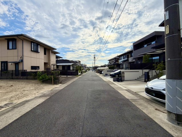 名東区勢子坊4丁目土地の前面道路含む現地写真|北側公道約6.5ｍに接道しています。