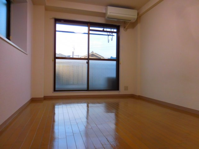 アンフィニィ・島上の居間・リビング|写真は同マンション別部屋