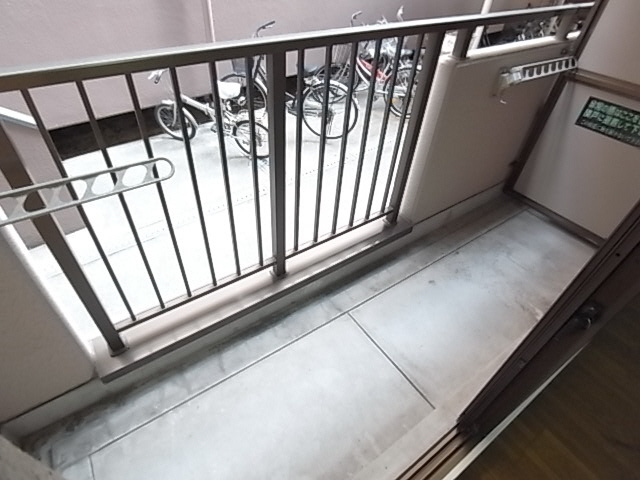石岡第二マンションのバルコニー