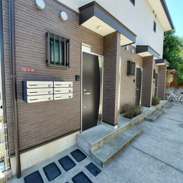 杉並区宮前３丁目のアパートのエントランス