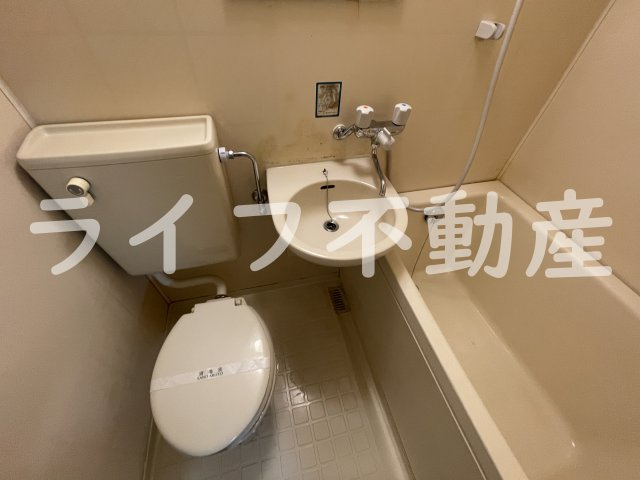 コーニッシュ長瀬の独立洗面台|独立洗面台、朝の身支度には欠かせません