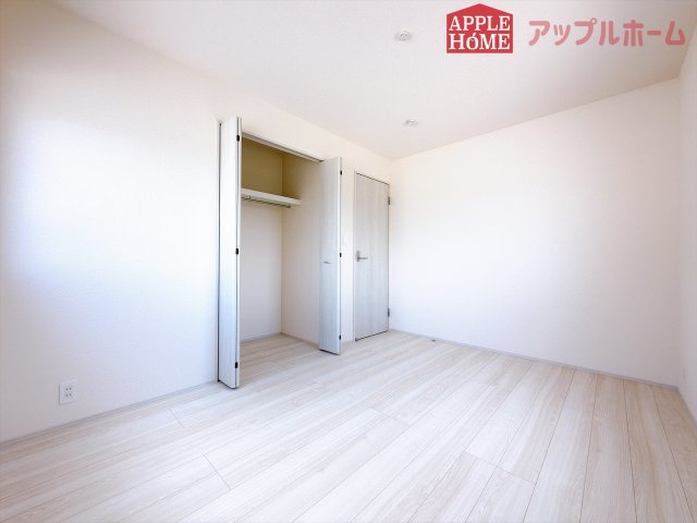 [新築住宅] 熊谷市円光2丁目 全1棟の洋室|２階居室は全室収納あり！たっぷりある収納活用でお部屋もキレイを保てます♪
