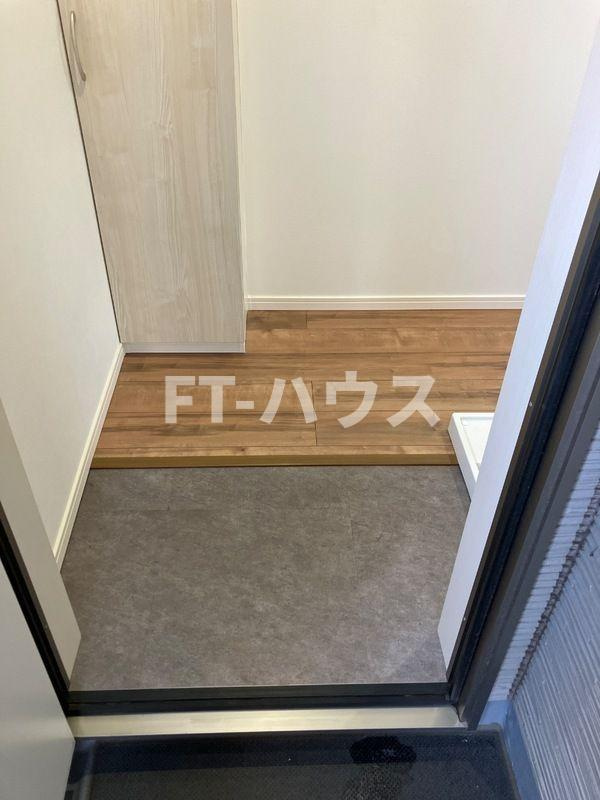 T.A船橋市前原西8丁目ⅢB棟の玄関