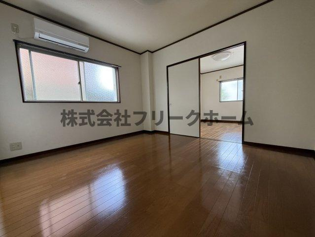 小金井市貫井北町１丁目の賃貸マンションの居間・リビング