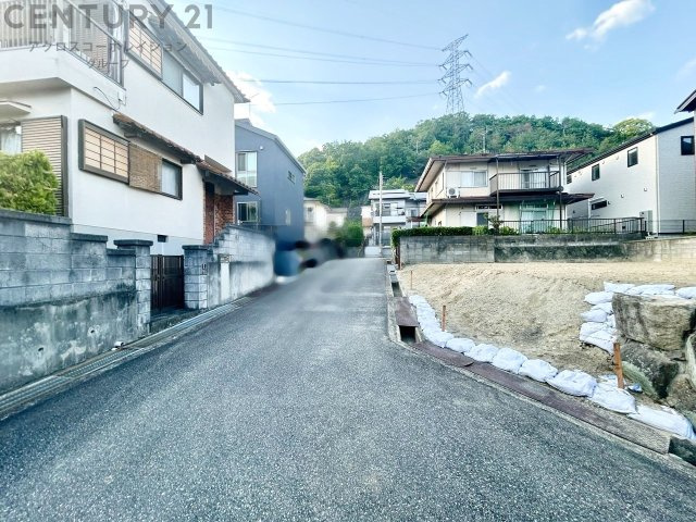 敷地面積147.27平米（約44.54坪）とゆとりの面積で乗用車2台分の駐車スペースを確保できます。