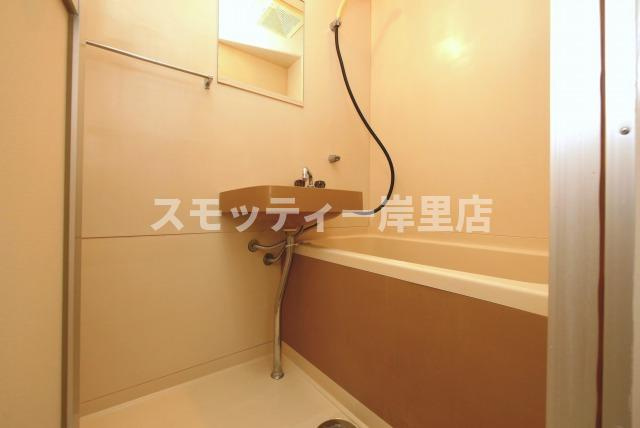 ビバリーヒルズ玉出西の浴室