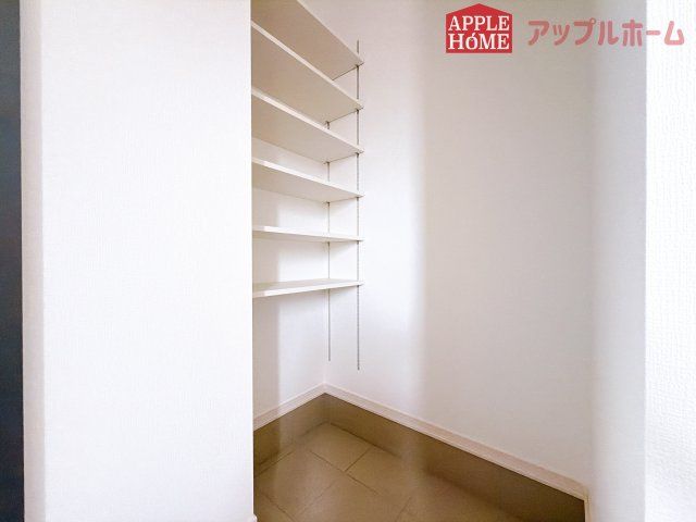 [新築住宅] 坂戸市片柳 4期 全2区画の玄関|土間収納あります♪