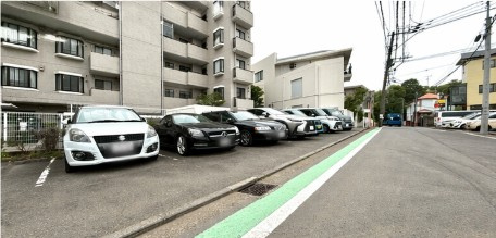 横浜西パーク・ホームズ　の外観|設計・施工は清水建設（株）が手掛けています。「横浜西パーク・ホームズ」はアイボリーのタイル貼りの外観で、落ち着いた印象の建物です。