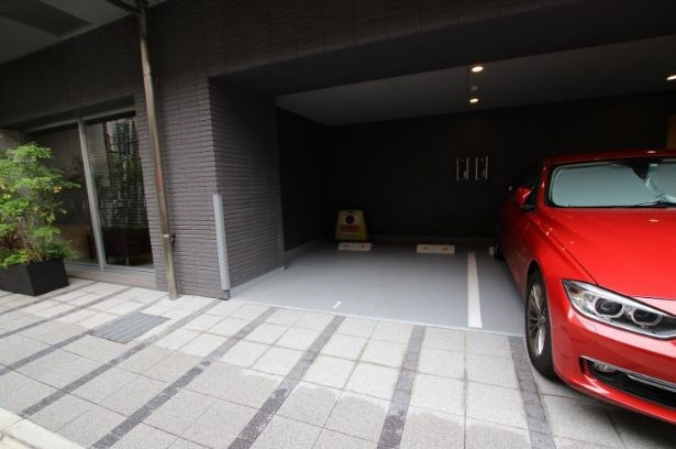 【駐車場】