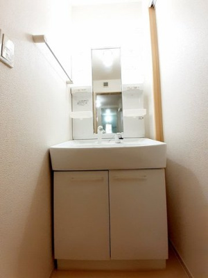 【洗面所】 | エスペランサ | 明るい洗面所です