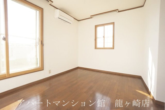 【寝室】 | 南中島町貸家 | ２F
