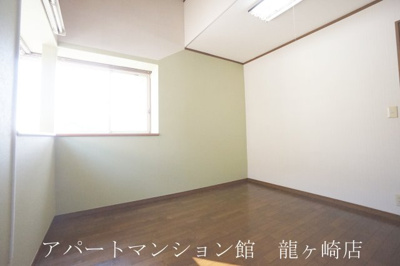 【洋室】 | 南中島町貸家