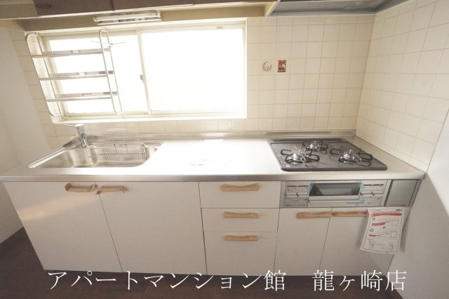 南中島町貸家のキッチン