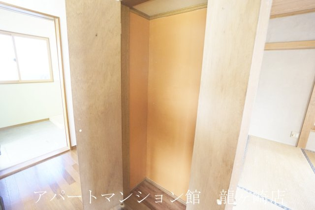 南中島町貸家の収納