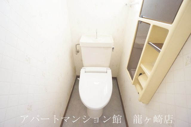 南中島町貸家のトイレ|2F
