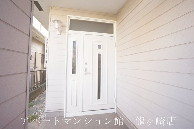 南中島町貸家の玄関