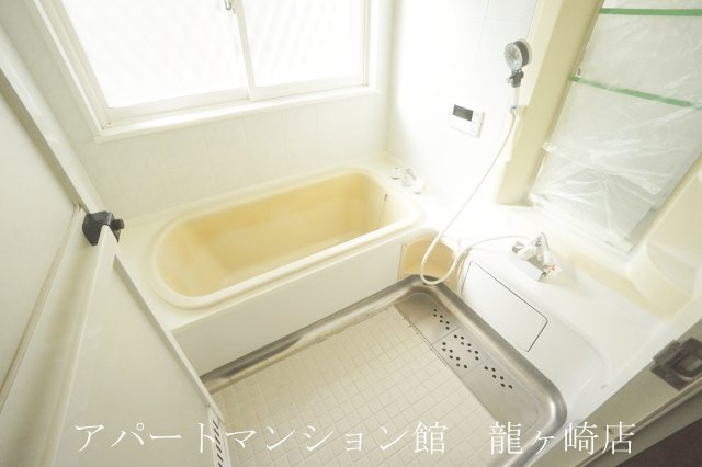 南中島町貸家の浴室