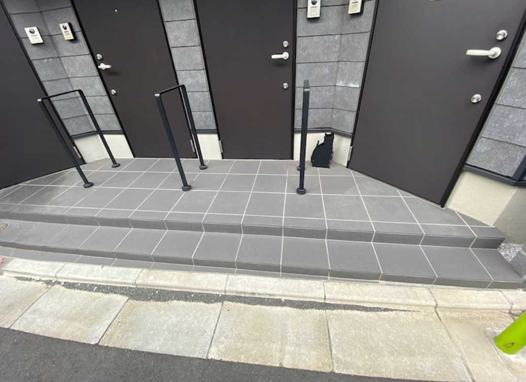 The Komazawa AJITO　ペット相談　SOHO相談　築浅のエントランス