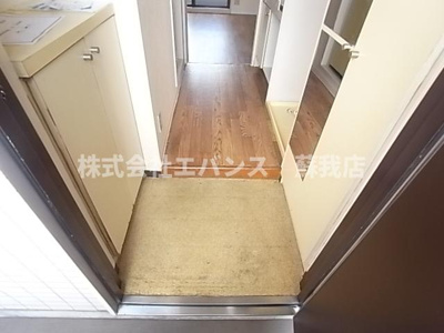 【玄関】 | ロザール東千葉 | 収納もある玄関です