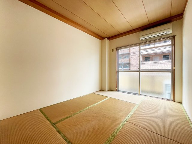 原口コーポの和室
