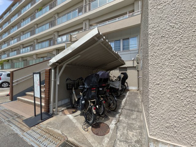 岡本パークマンションの駐輪場