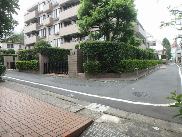 エスポワール千駄木の周辺