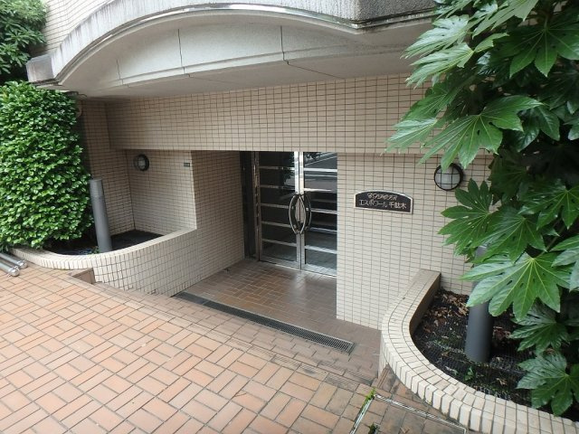 エスポワール千駄木のエントランス