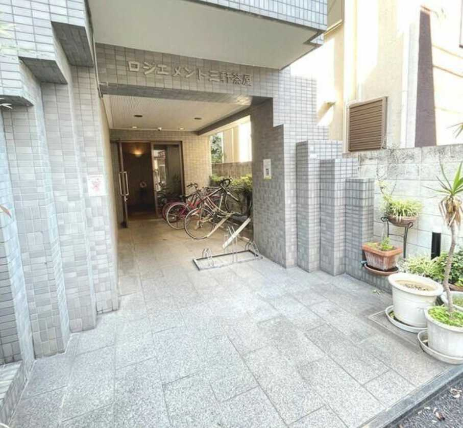ロジェメント三軒茶屋　二人入居可　角部屋　三軒茶屋エリアのエントランス