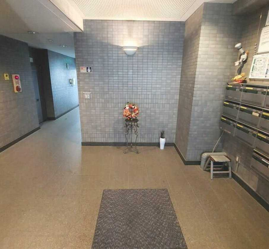 ロジェメント三軒茶屋　二人入居可　角部屋　三軒茶屋エリアのロビー