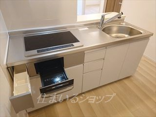 ショコラⅠのキッチン|ＩＨコンロ・グリル付きシステムキッチン