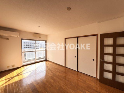 【居間・リビング】 | コーポレート中央林間1号棟 | 画像は別部屋のものです。相違がある場合、現況優先となります。