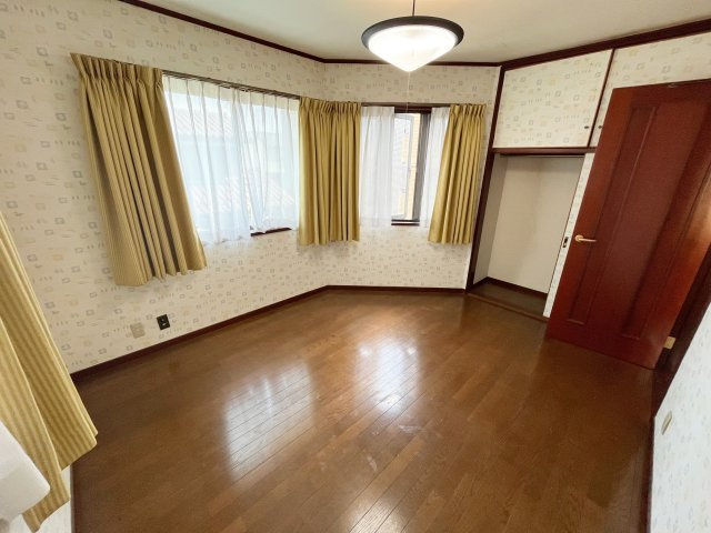 所沢市松葉町中古戸建の洋室|きれいな洋室です♪
