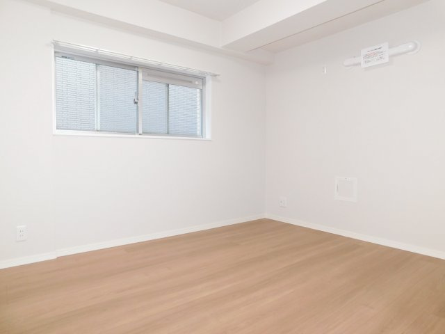 稲沢市国府宮１丁目の中古マンションの洋室|◇洋室◇　　明るい洋室５．０帖　全居室収納完備♪　（新規リノベーション済）