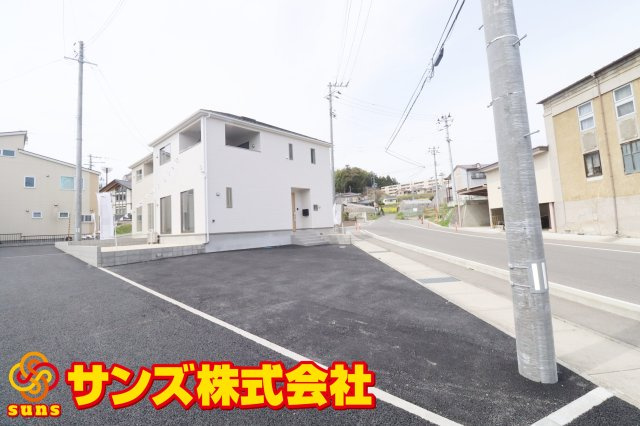 二本松市郭内2丁目　　　　3号棟　　　二本松北小学校、二本松第１中学区の外観|南東側から見た駐車場を含む外観