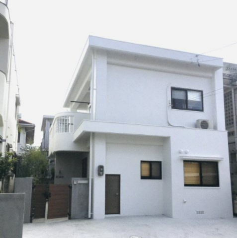 中頭郡北谷町字砂辺の一戸建ての外観