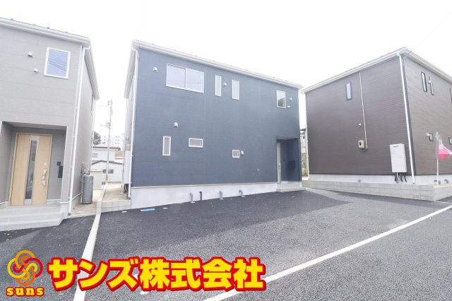 二本松市郭内2丁目　　　　4号棟　　　二本松北小学校、二本松第１中学区の外観|北東側から見た駐車場を含む外観