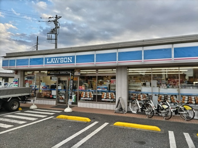 ローソン川口安行小山店まで500ｍ