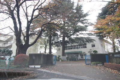 我孫子市立白山中学校まで850ｍ