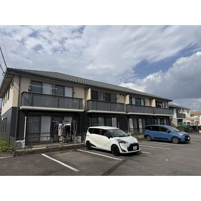 岐阜市茜部菱野３丁目のアパート