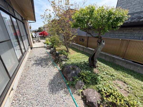 新里町新川中古の庭