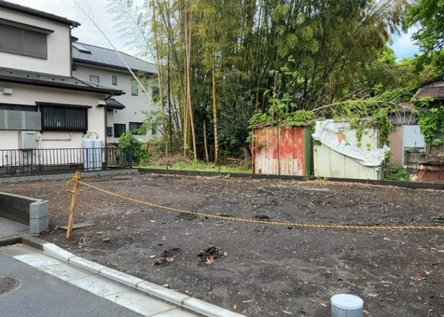 【庭】 | 庭があることでガーデニングや家庭菜園はもちろん、こどもの遊び場やペットを放して遊ぶことができます。また、家の周囲に余裕があるということです。隣地との間があれば、十分な日当たりと、風通しが確保できます。