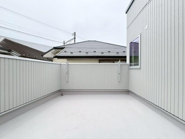 横浜市泉区新橋町の新築一戸建のバルコニー