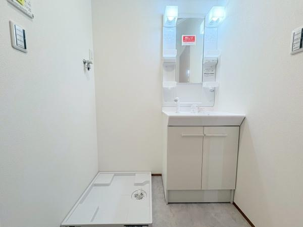横浜市泉区新橋町の新築一戸建の独立洗面台