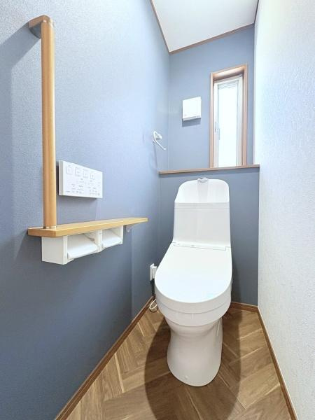 藤沢市高倉の中古一戸建のトイレ