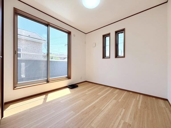 藤沢市高倉の中古一戸建の洋室